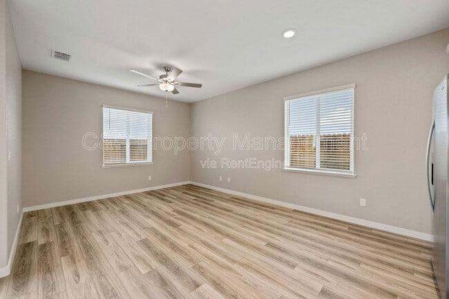 Photo - 2838 Bedell St