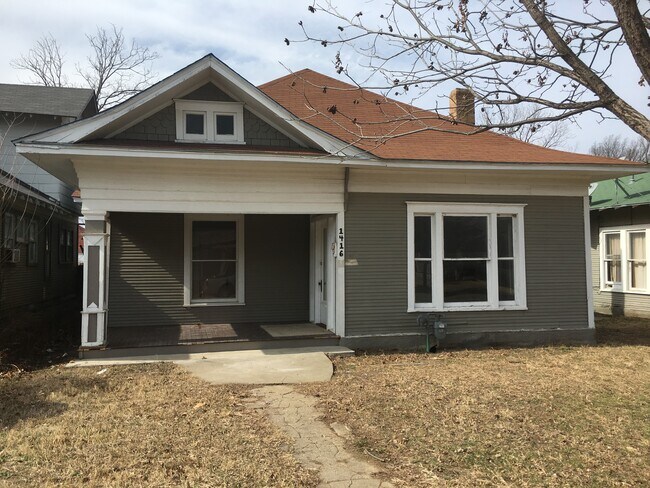 Front of house looking west - 1416 5th Ave House