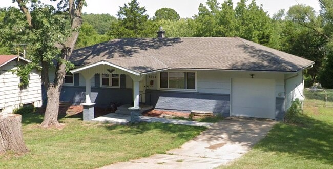 Photo - Spacious 4 Bed / 2.5 Bath Home on Nearly 3/4 Acre Lot with Walkout Basement and Multiple Living A...