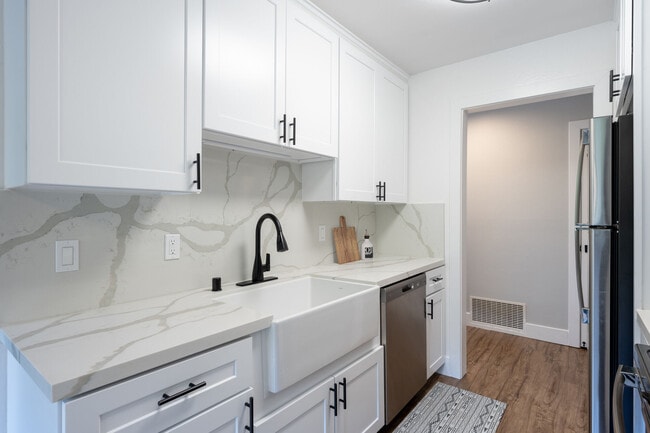 Photo - Skylark Apartments