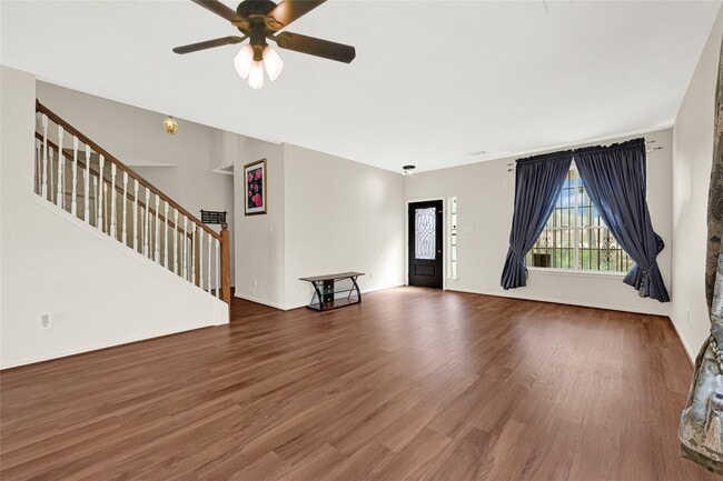 Photo - 9340 Royal Way