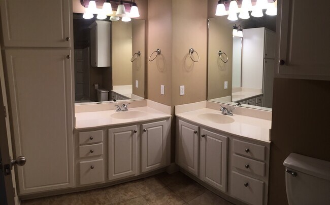 Photo - Gated Townhome Close to LSU, LSU bus route...