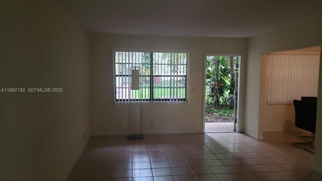 Photo - 500 NE 2nd St Unidad 123