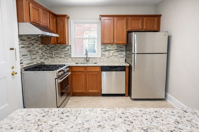 Photo - 1454 Barnsdale St