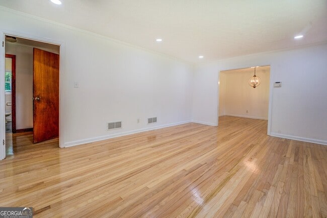 Building Photo - 1288 Elva Dr SW