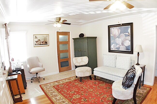 Photo - 2227 N Buena Vista St