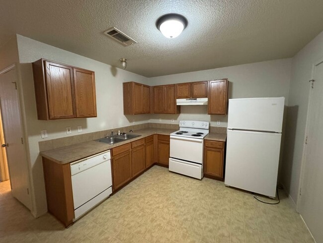 Photo - 196 Ryan Cir Unidad B