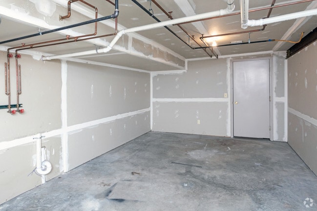 2BR, 1BA - 980 SF 2nd Floor