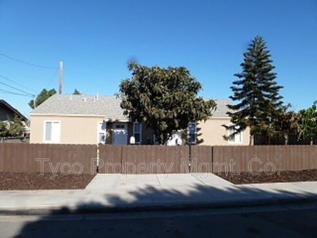 Photo - 785 18th St House