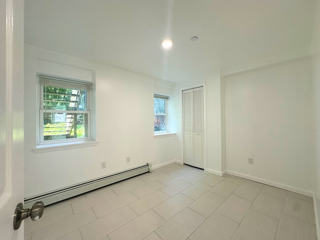 Building Photo - 44 Farrington St
