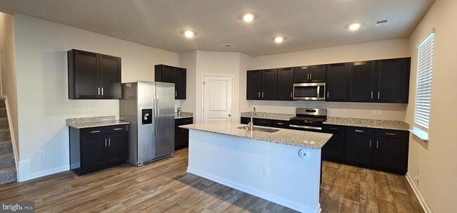 Photo - 124 Clerkenwell Dr