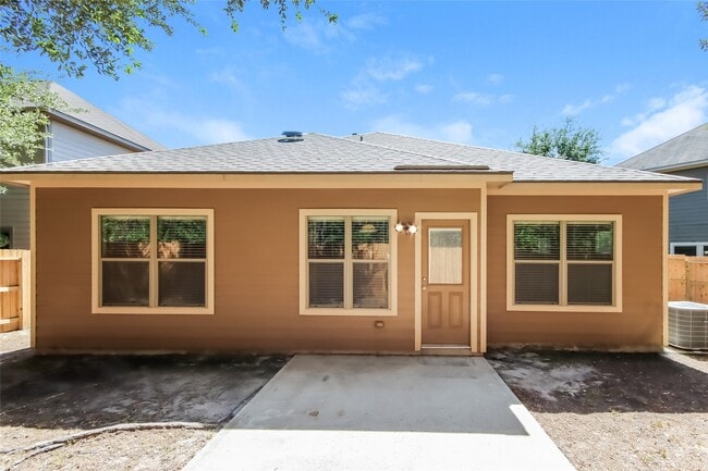 Photo - 2046 Lost Pine Ct