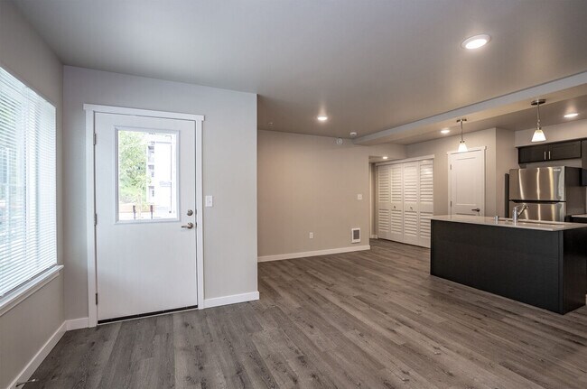 Photo - Hillside Apartments