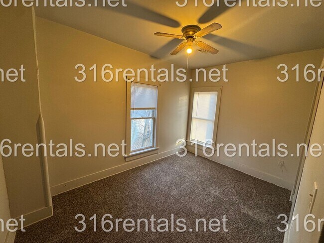 Photo - $1095 - 4 bed 2 bath - Single Family Home - NEWLY RENOVATED