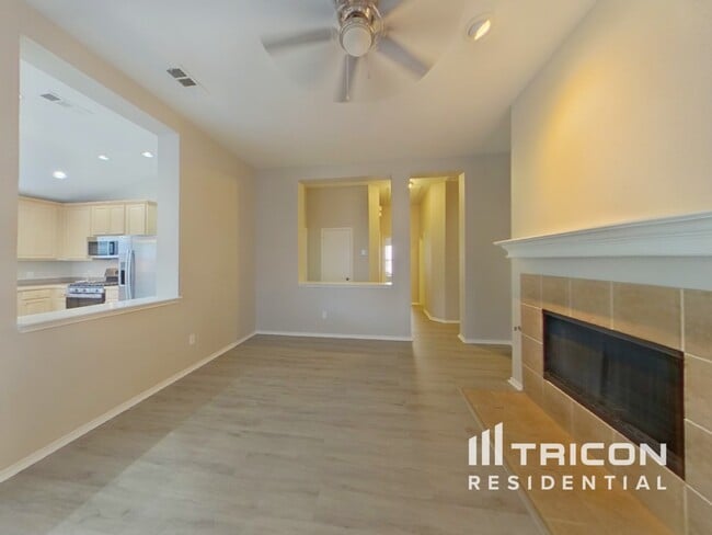 Photo - 1005 Charlotte Dr