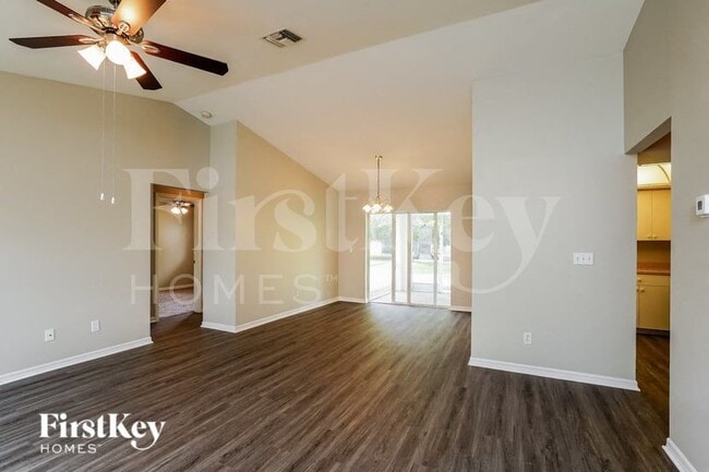 Photo - 149 SE 18th St