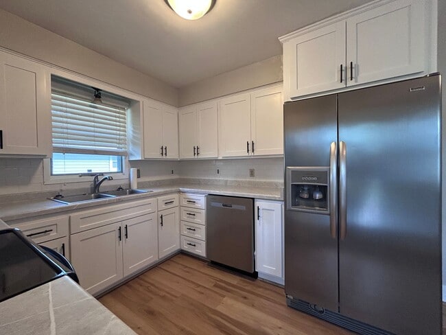 Photo - 4 Bed 2 Bath