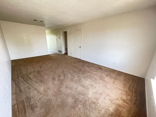 Photo - 1004 Eastside Dr Unidad Apt C