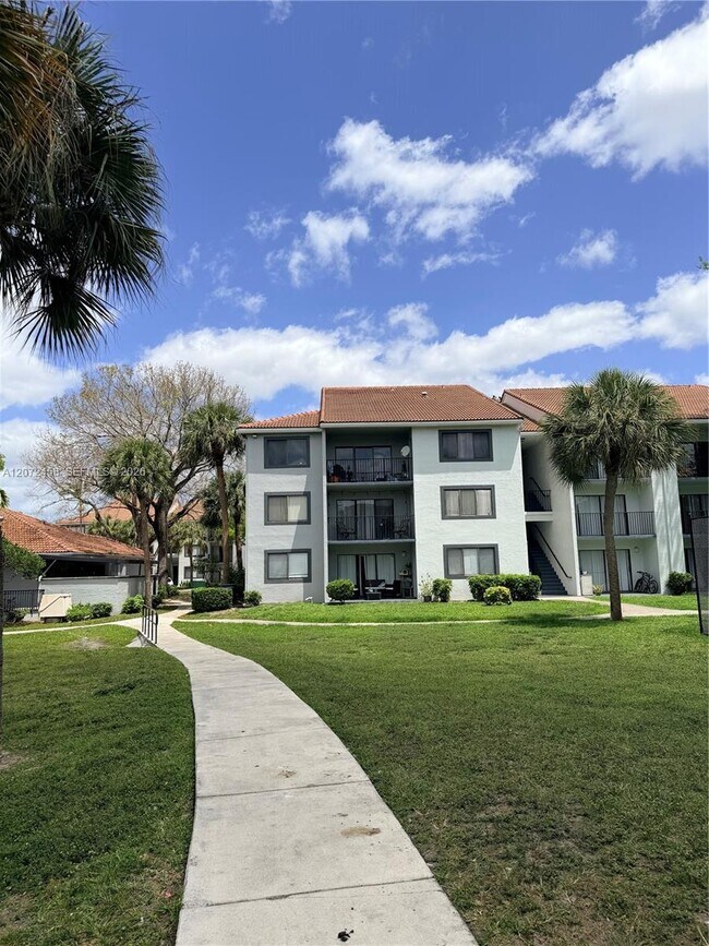 Building Photo - 9250 W Atlantic Blvd Unit 936