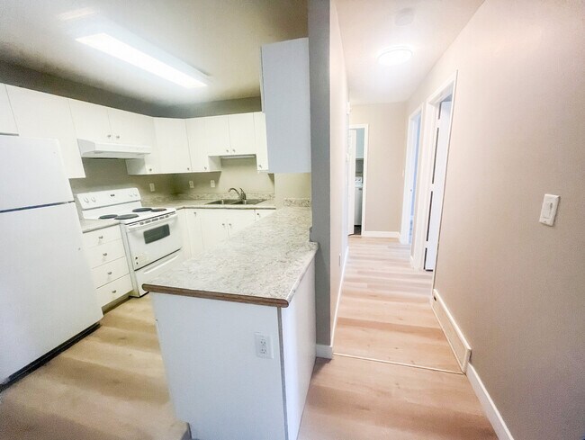 Photo - Regina Court Apartments