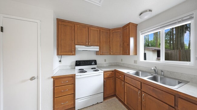 Photo - 2 Bed 1 Bath - No Pets - NAS Whidbey