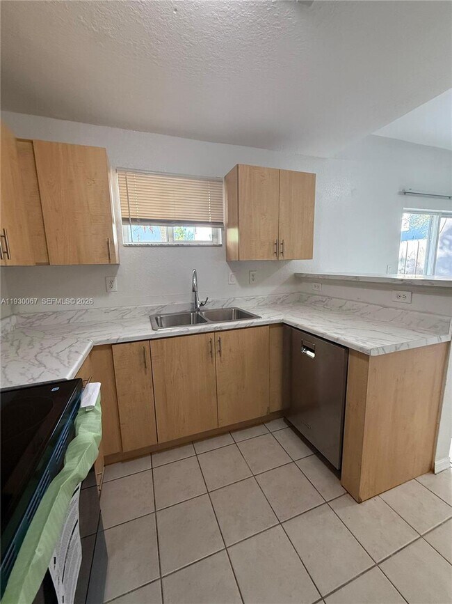 Photo - 1692 SE 9th Ave