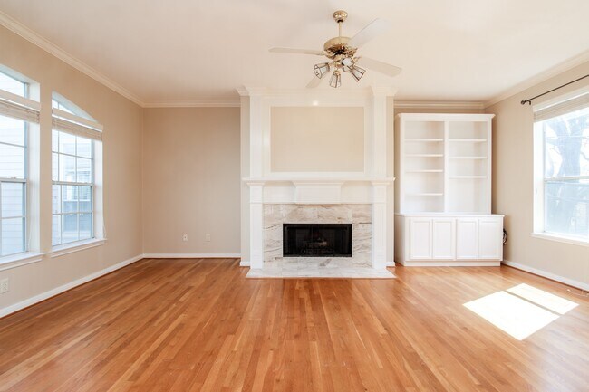 Photo - 1414 Crocker St