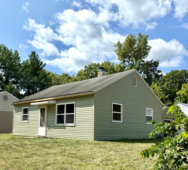 1301 S Cottage Grove Ave