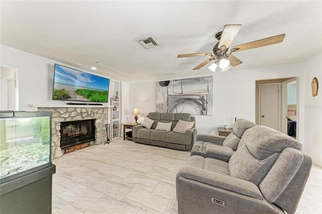 1520 Sunnyhills Dr