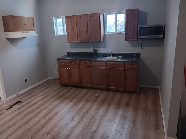 Photo - 3 Bedroom Apartment w Free Heat
