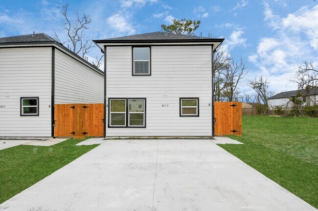 Photo - 8213 Richland Dr