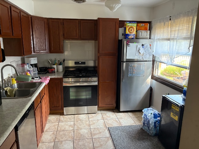 Building Photo - 1217 16th St Rental