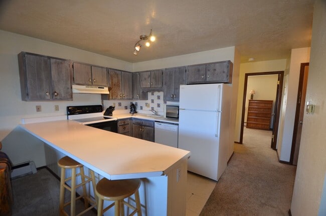 Building Photo - Dillon Valley East Condo! Great Natural Light!