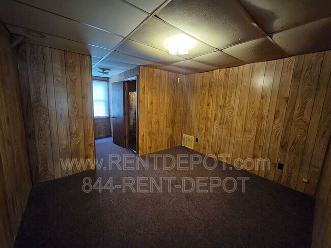 Photo - 302 W State St