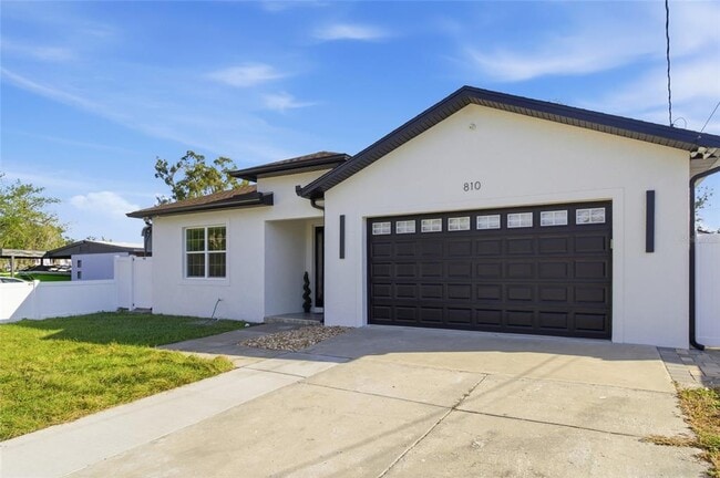 Photo - 810 W Whatley Pl