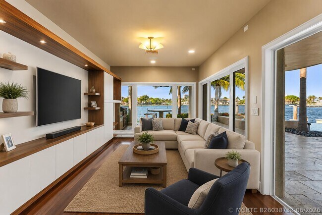 3 Isla Bahia Dr