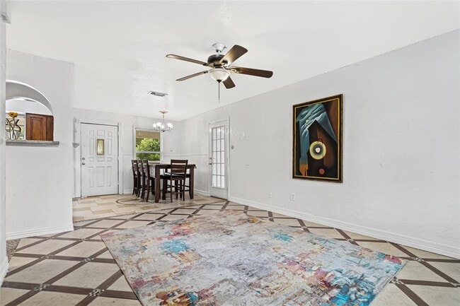 Photo - 9104 Glenn Ln