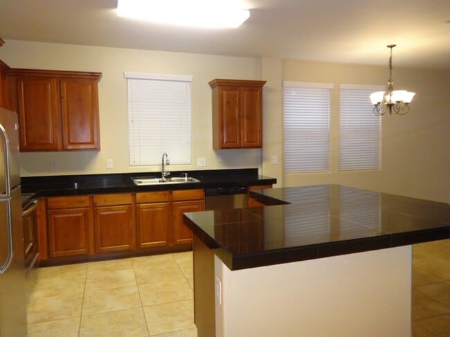 7600 W Spur Dr