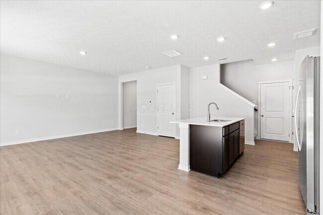 Photo - 1489 Jarry Ave