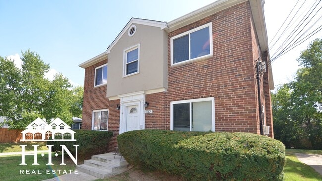 Building Photo - 3029 Auten Ave Unit 3