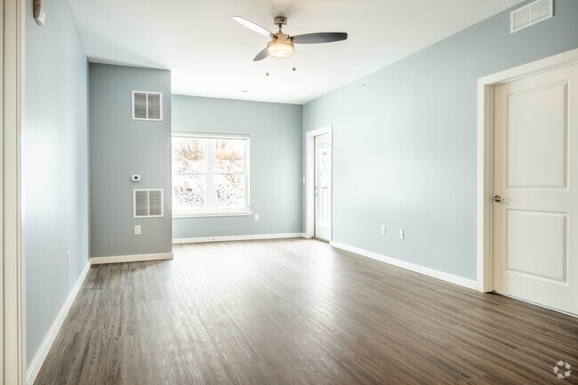 2BR, 2BA - 1076SF - Stony Acres