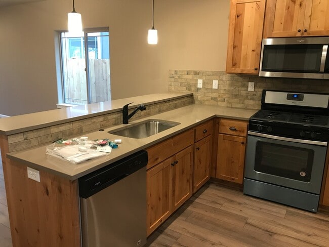 Photo - Single Level Home 3 Bedroom / 2 Bathroom in NW Redmond Oregon