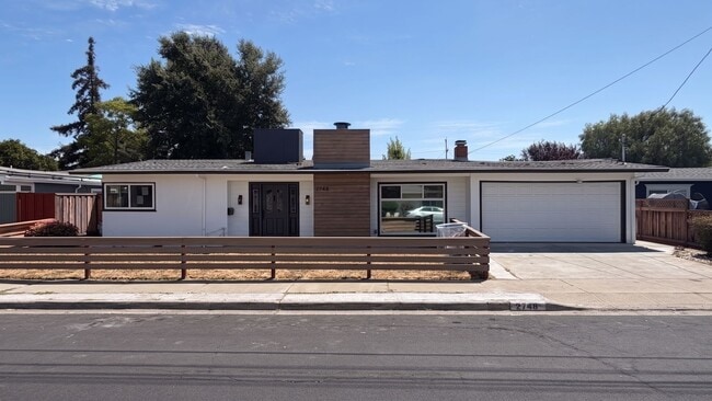 Building Photo - 2748 Eastgate Ave