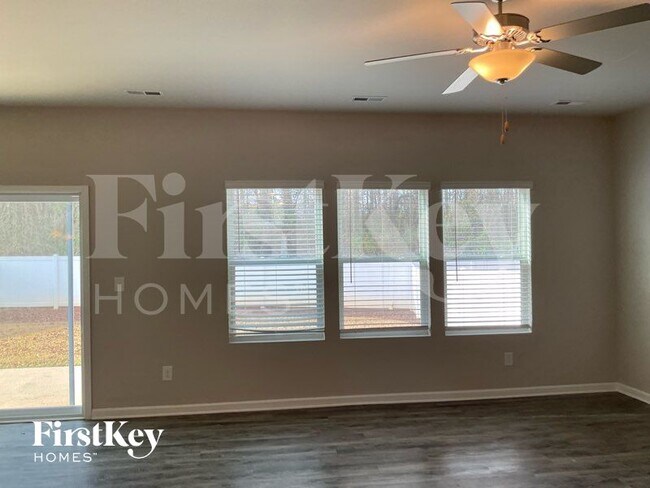 Photo - 9620 Hamel St