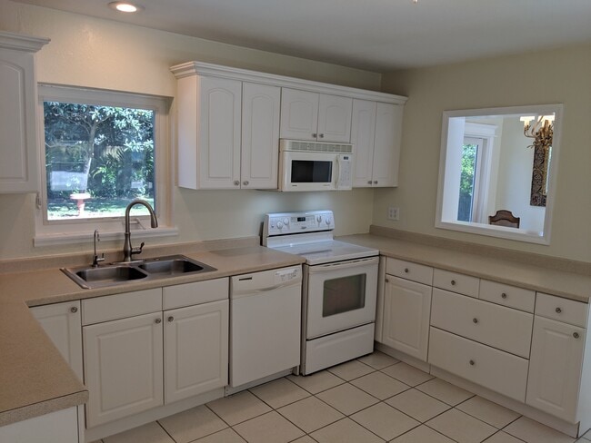 Photo - 234 Union St