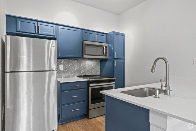 1BR, 1BA - 512SF - Kitchen - Tramor at the Oaks Apartments