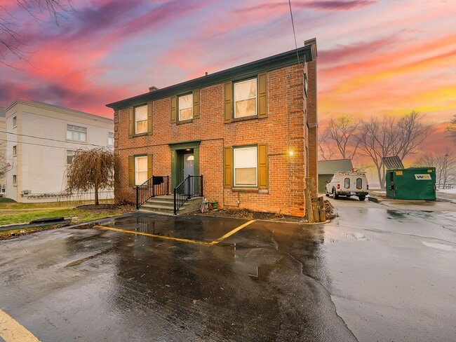 Building Photo - 3170 Dixie Hwy Unit Apt D