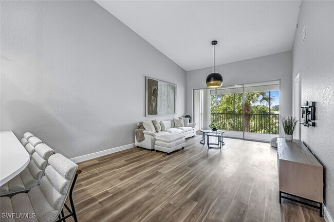 Photo - 7741 Pebble Creek Cir Unidad 302