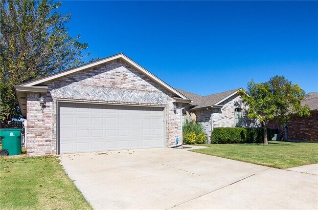 Building Photo - 2209 SW 137th Pl