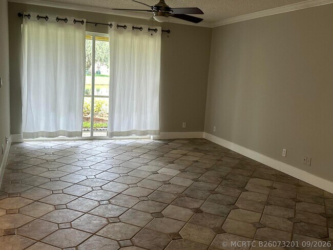 Photo - 1044 Arezzo Cir